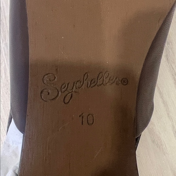 Seychelles Brown Leather Flats - Picture 4 of 9